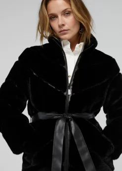 Abrigo pelo combinado