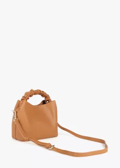 Bandolera con asa fruncida