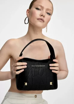 Bolso bandolera con logo grabado