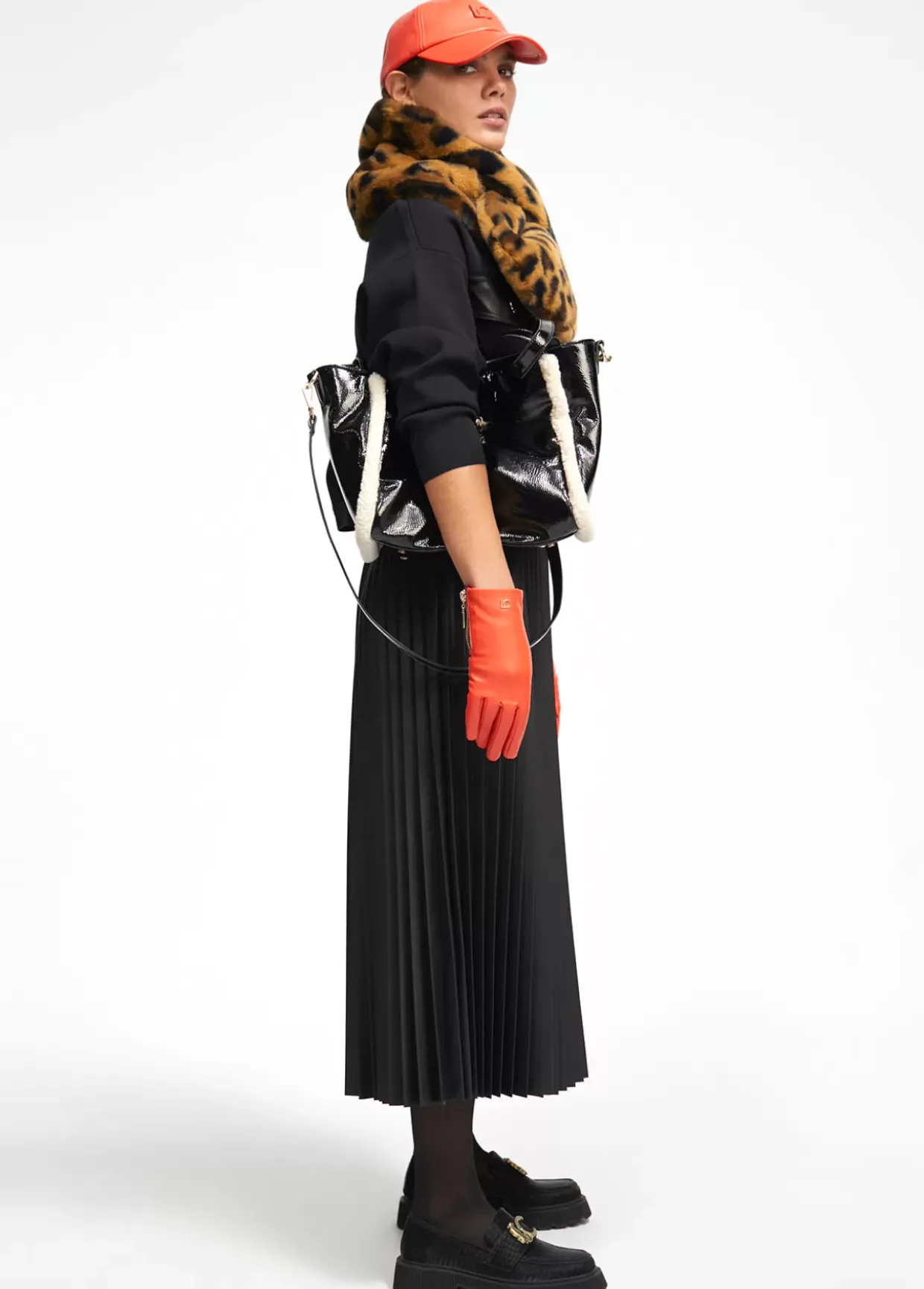 Bolso efecto piel brillante