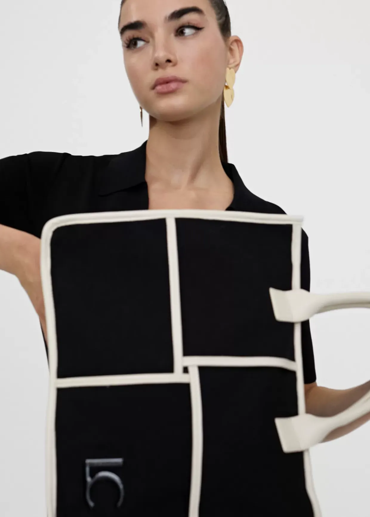 Bolso tipo shopper blanco y negro