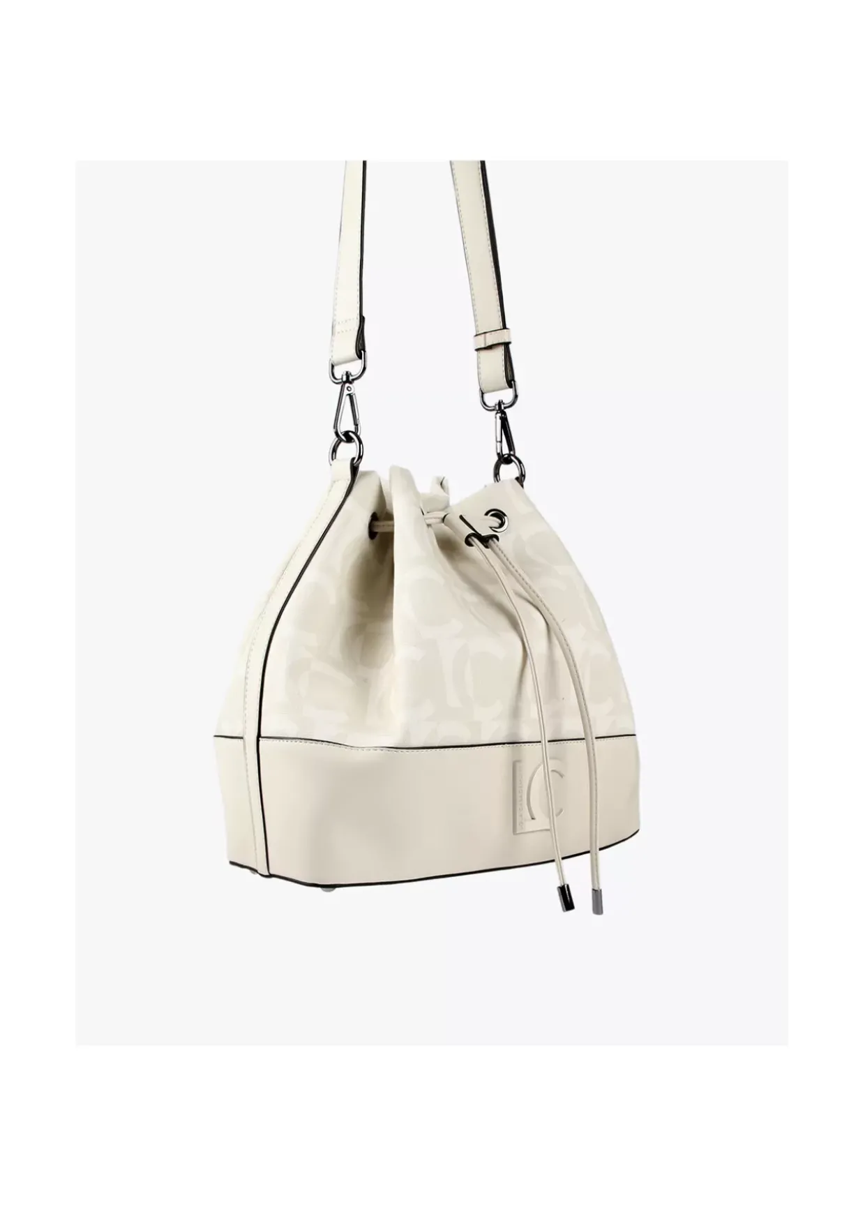 Bombonera color crudo.