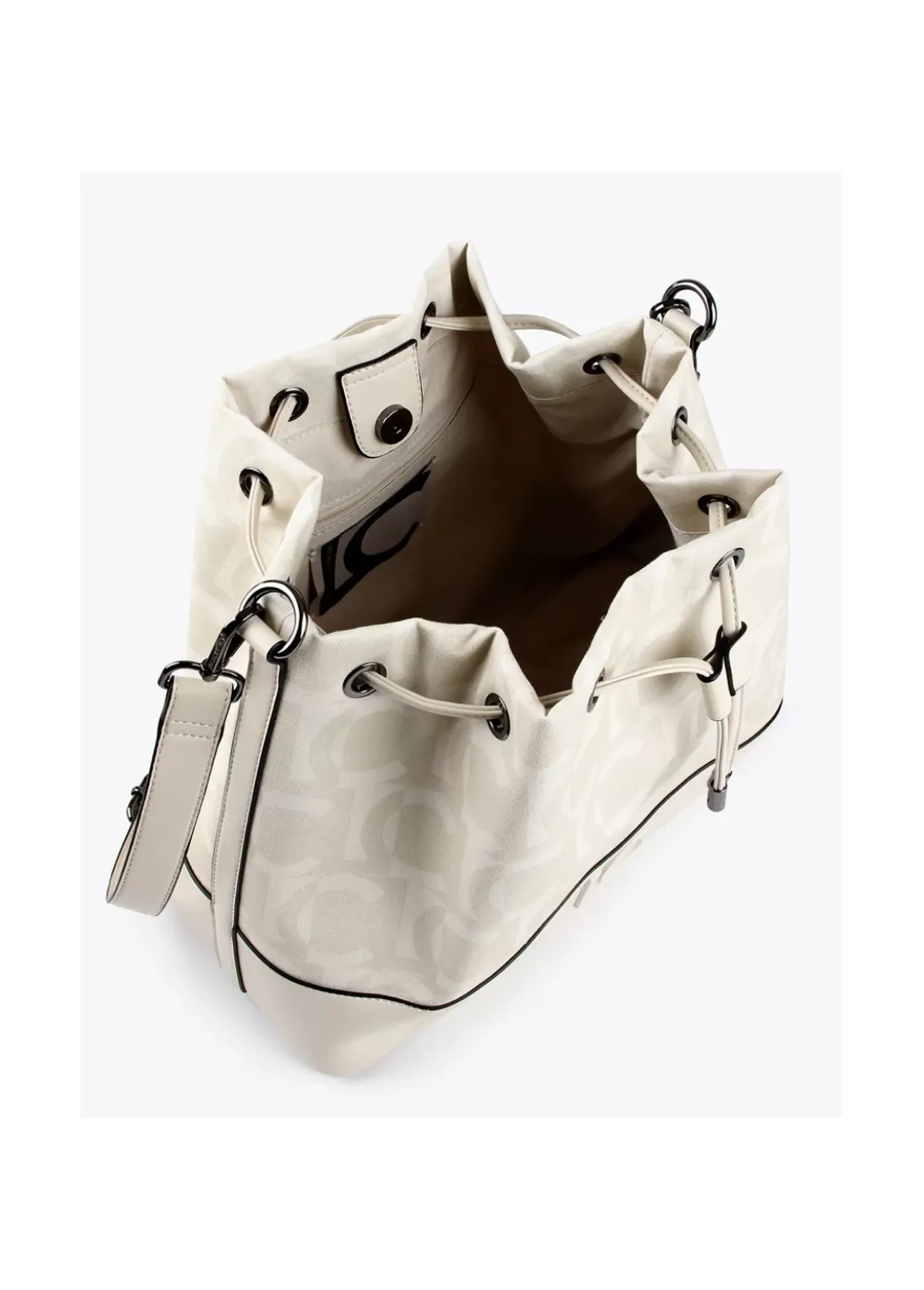 Bombonera color crudo.