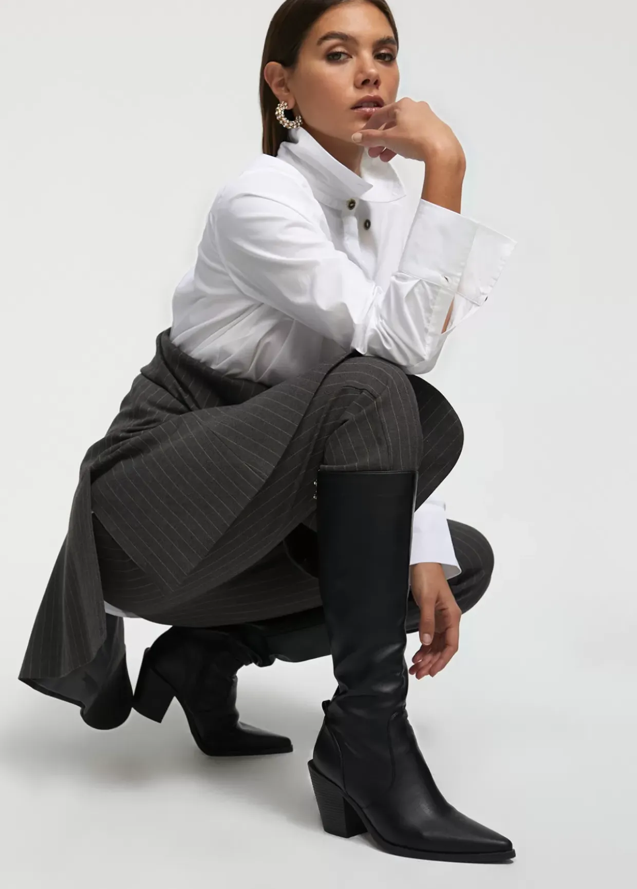 Bota estilo cowboy caña alta