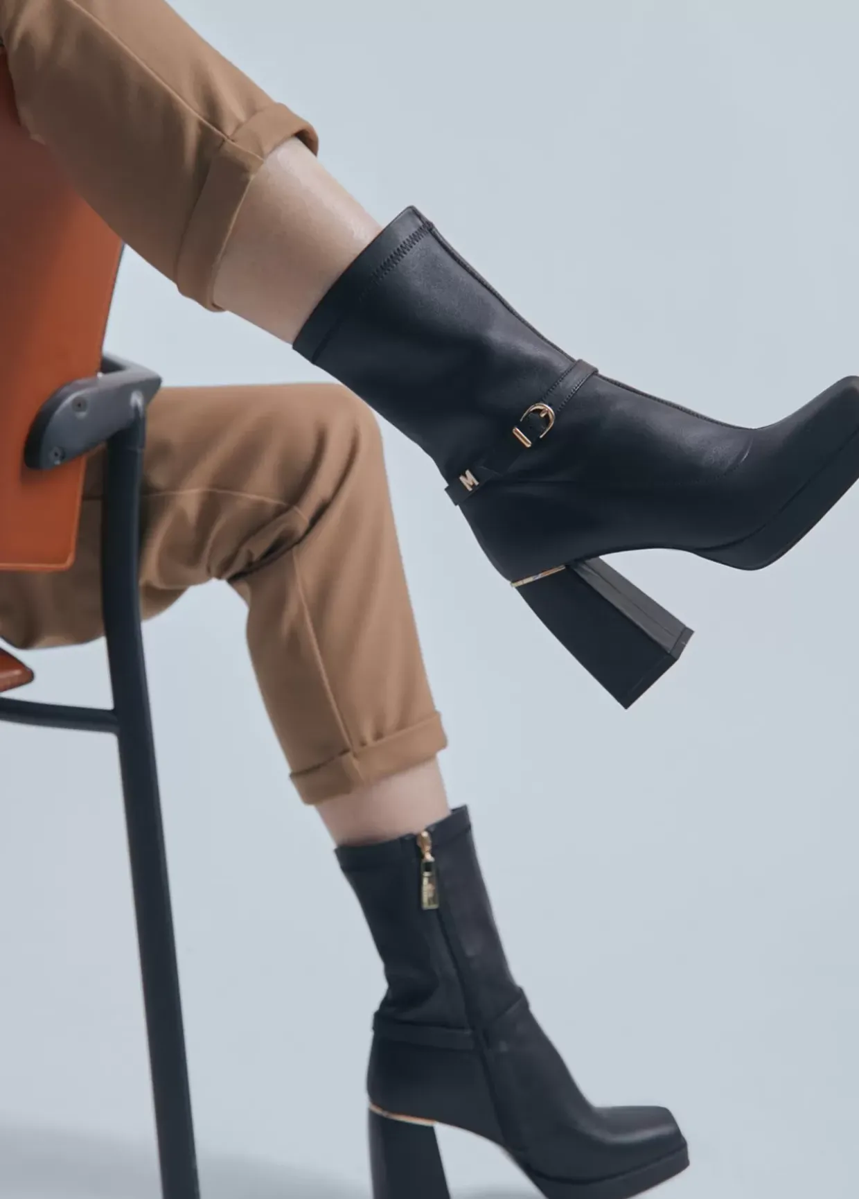 Botín con hebilla | Calzado | Lola Casademunt