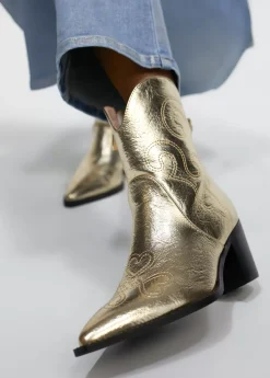 Botín estilo cowboy