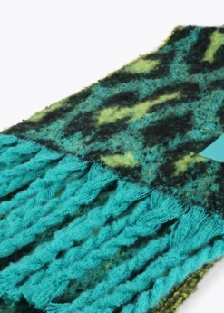 Bufanda animal print y flecos