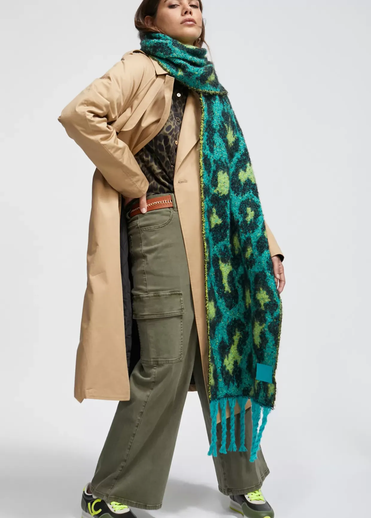 Bufanda animal print y flecos