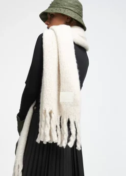 Bufanda con flecos