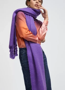 Bufanda con flecos trenzados