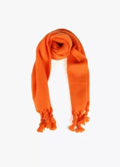 Bufanda con flecos trenzados