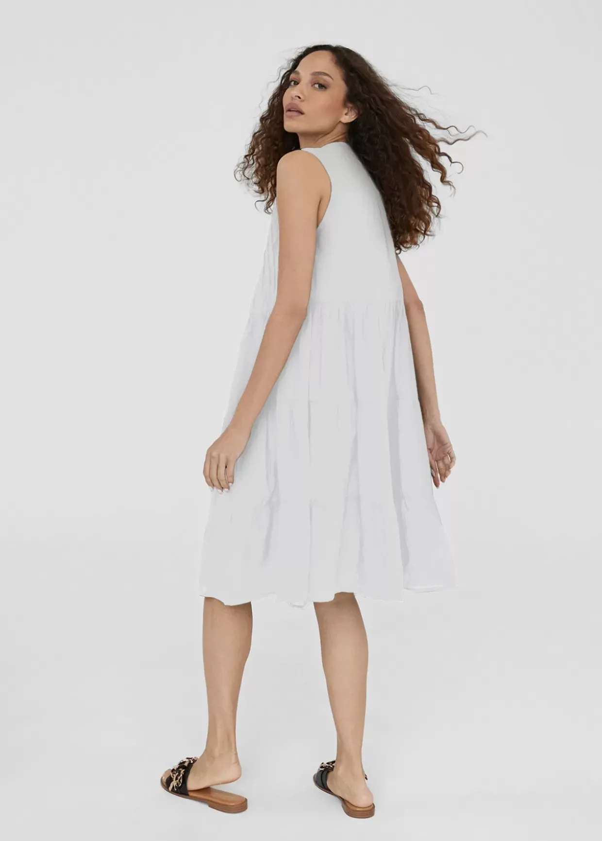 Caftan corto con bordado