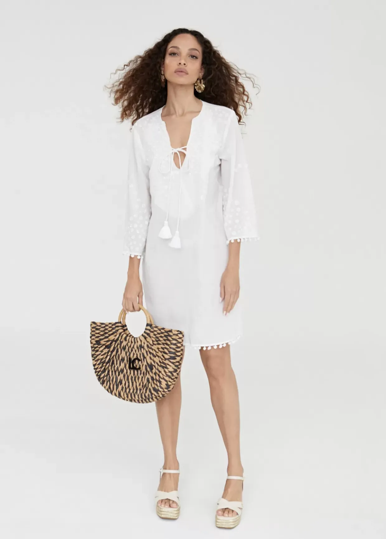 Caftan corto con bordado