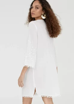 Caftan corto con bordado