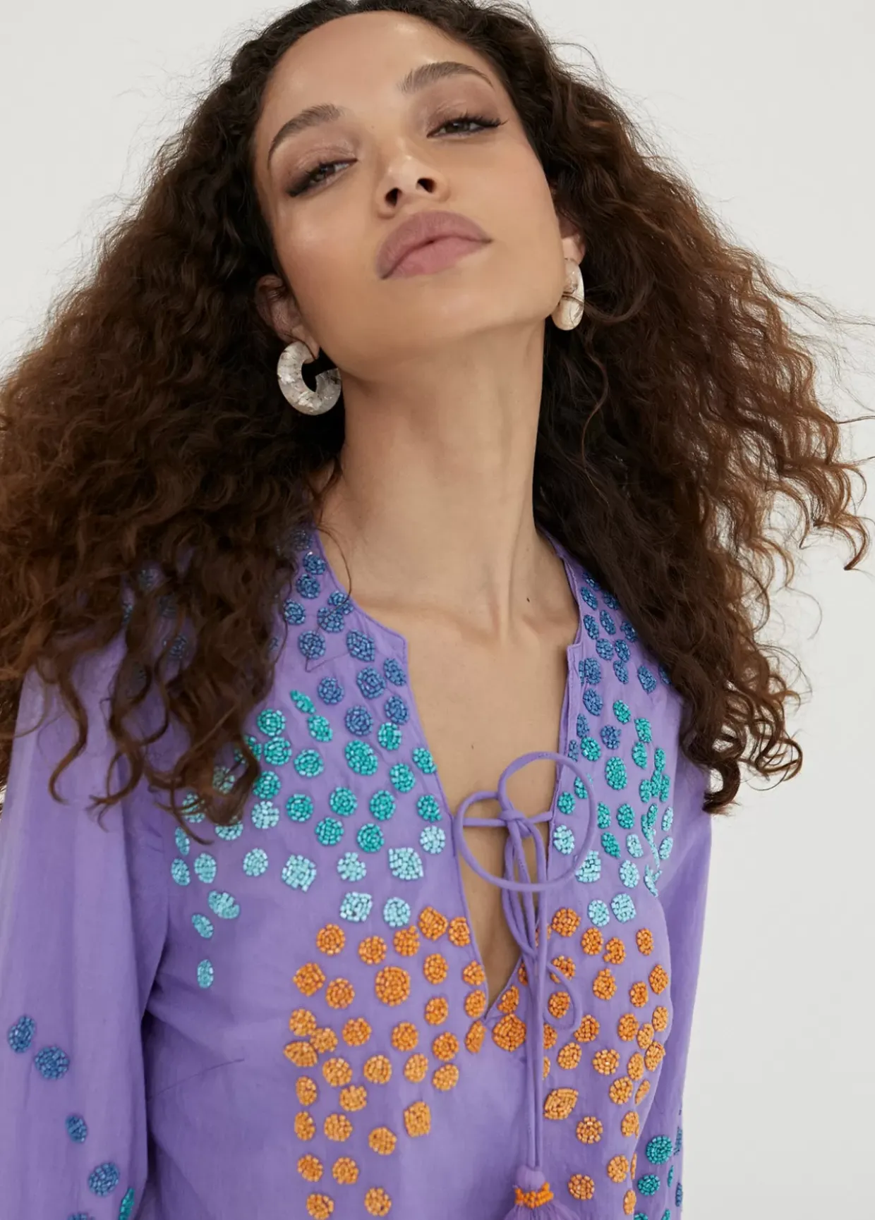 Caftan corto con bordado