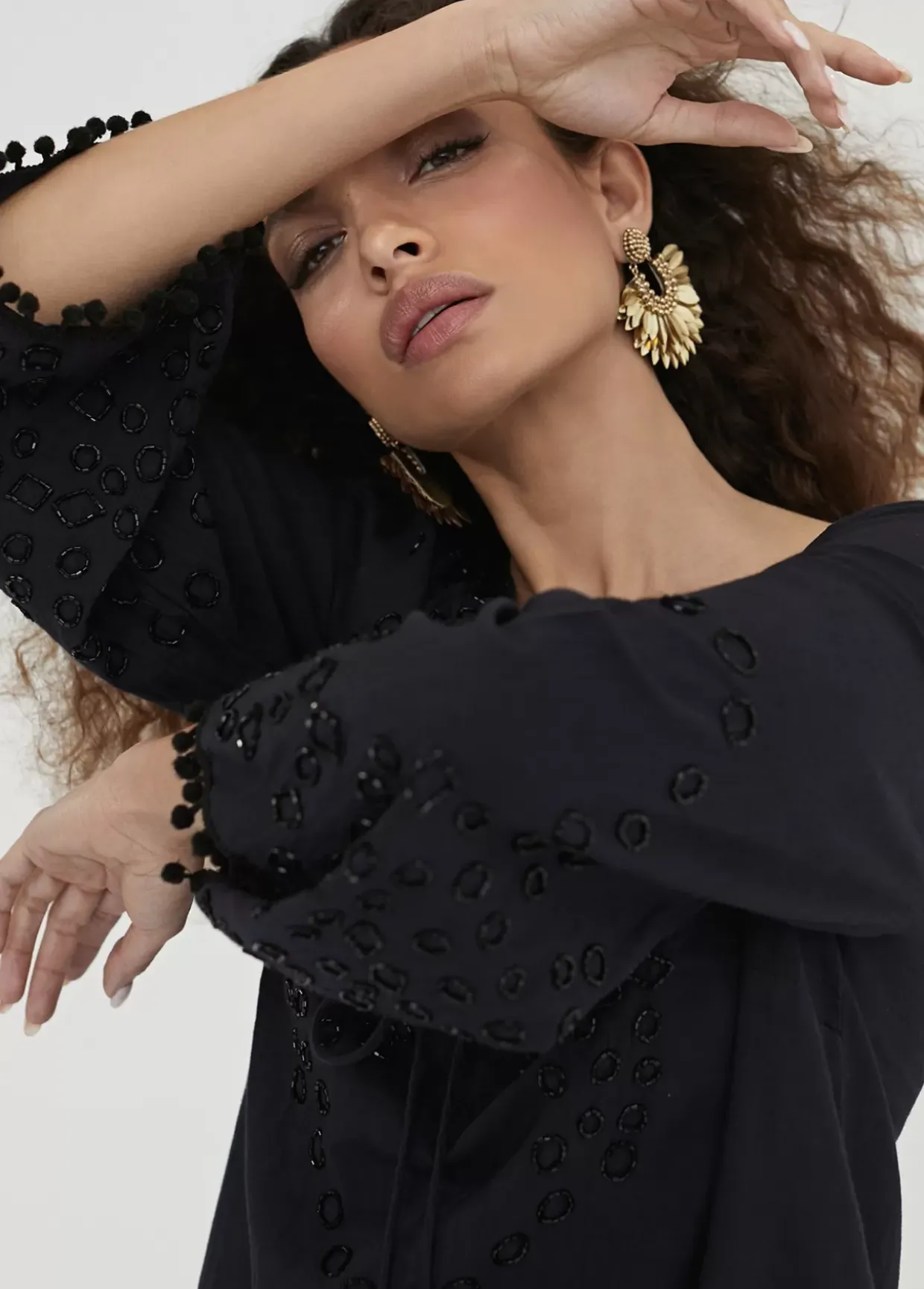 Caftan corto con bordado