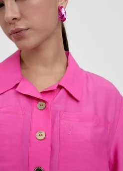 Camisa fluida con bolsillos