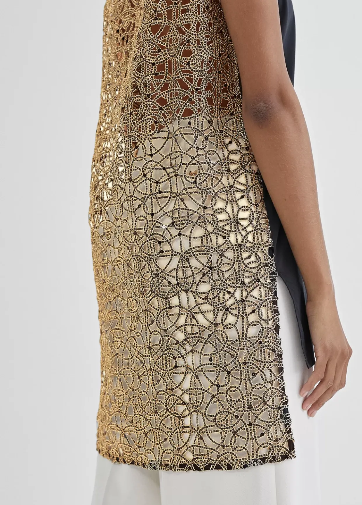 Camisa larga con bordado fantasia