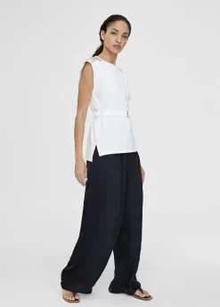 Camiseta con cinturón