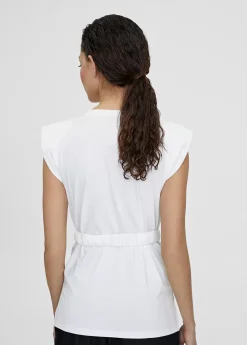 Camiseta con cinturón