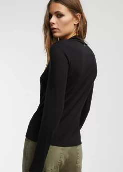 Camiseta detalle cuello