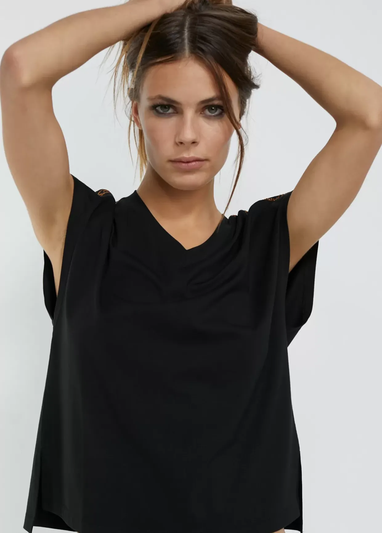 Camiseta detalle hombros