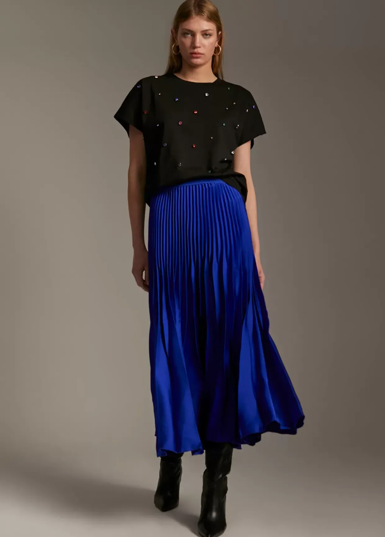 Camiseta detalle joyas