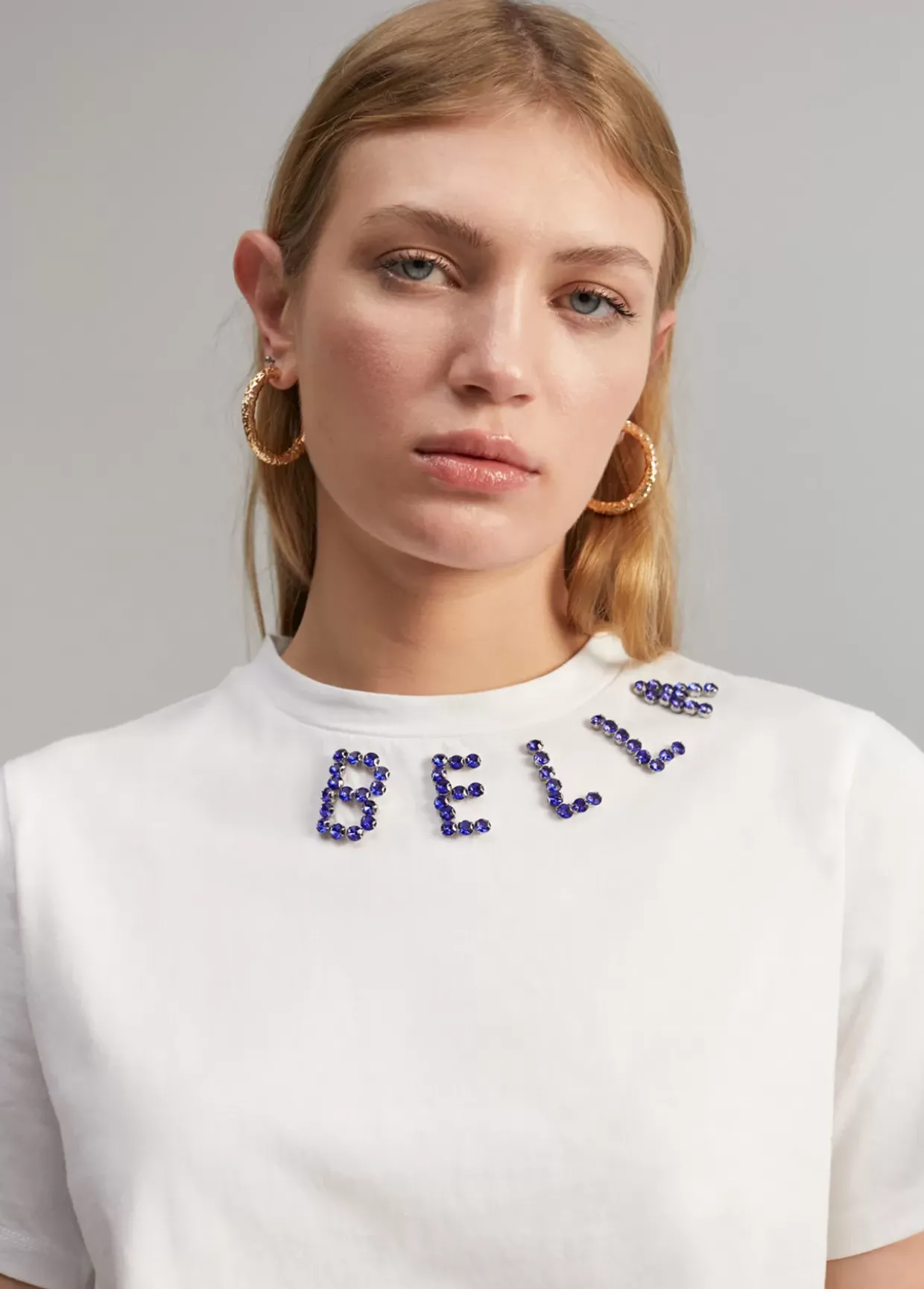 Camiseta detalle pedrería