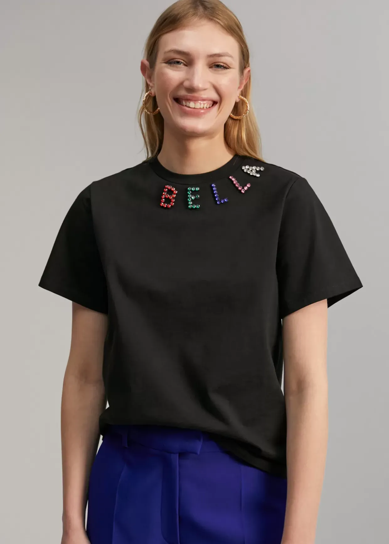 Camiseta detalle pedrería