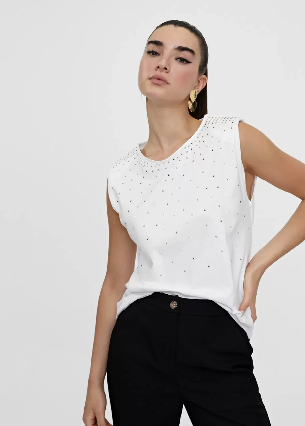 Camiseta hombreras strass