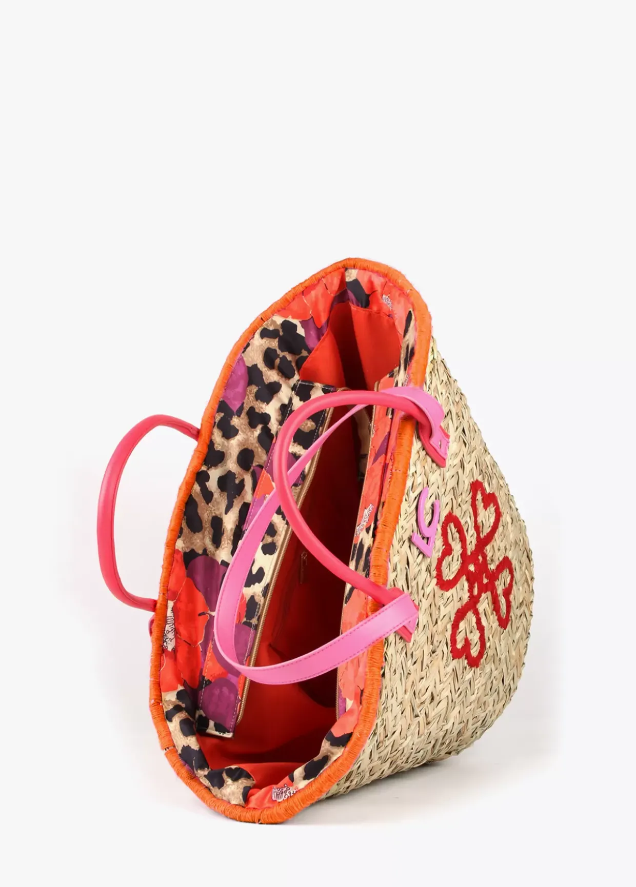 Capazo corazones bordados