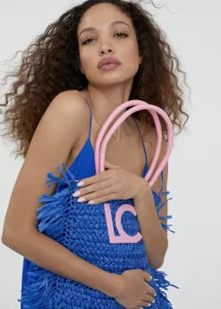 Cesto con logo a contraste