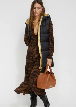 Chaleco detalles dorados