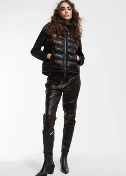 Chaqueta efecto escamas