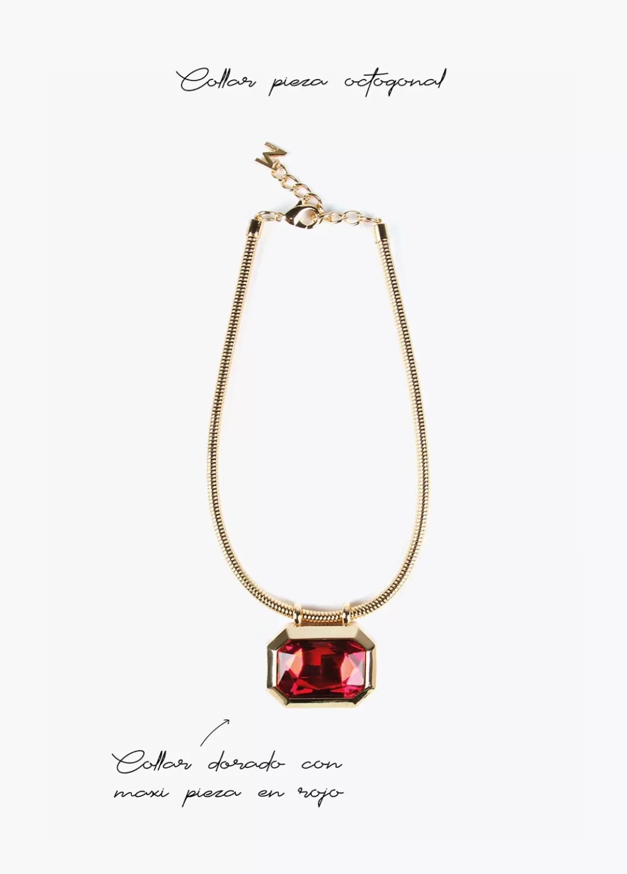 Collar dorado con colgante