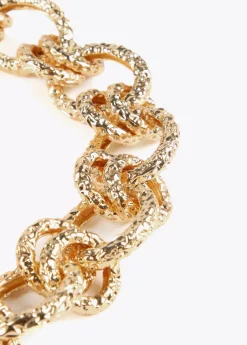 Collar gargantilla dorada con textura