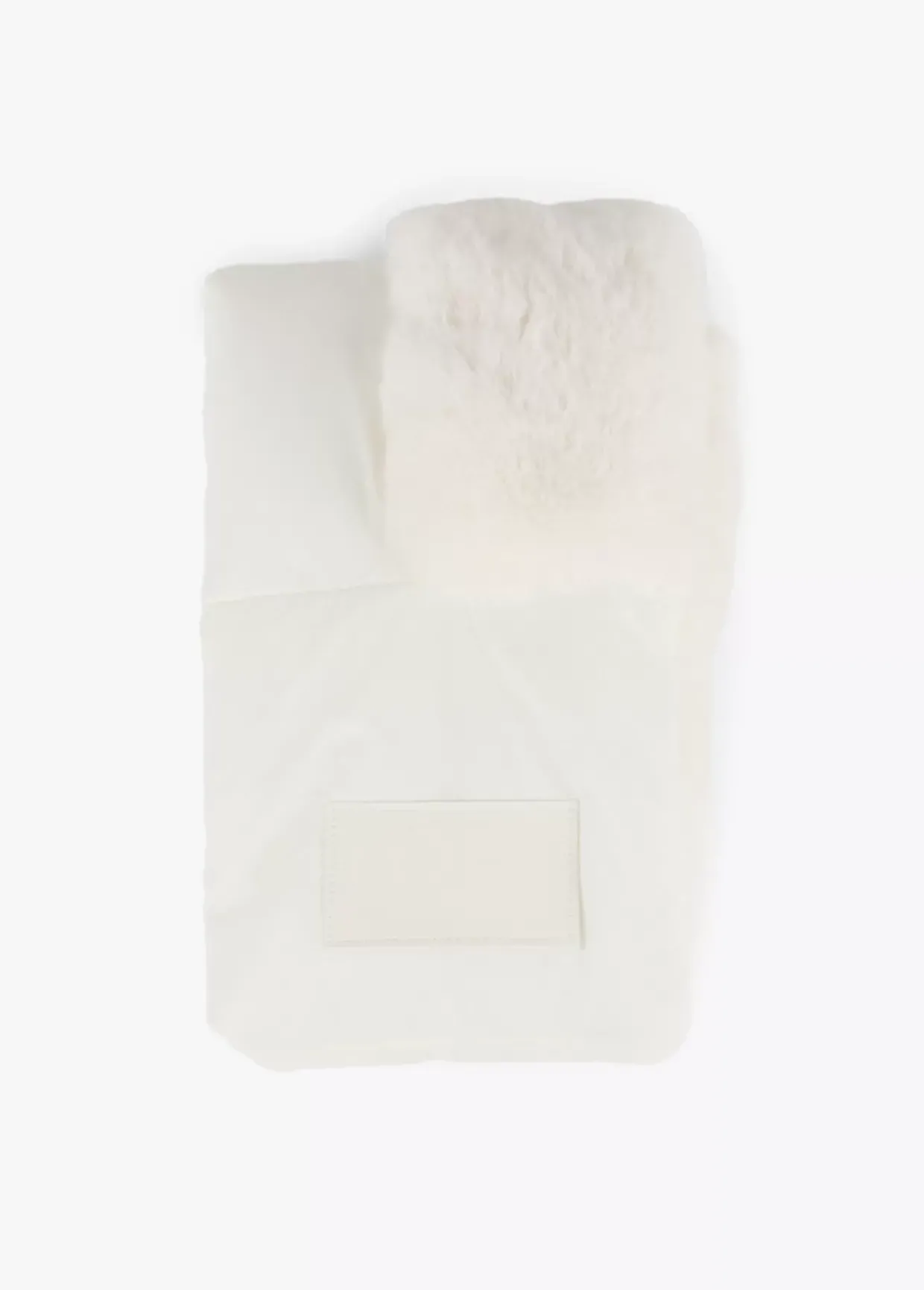 Cuello acolchado y pelo efecto piel