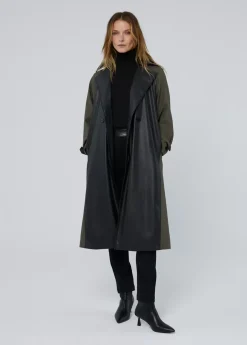 Gabardina combinada efecto piel