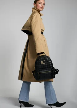 Gabardina detalle logo