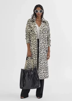 Gabardina efecto serpiente