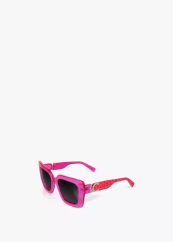 Gafas de sol fabricadas en acetato con forma cuadrada. Varillas personalizadas.