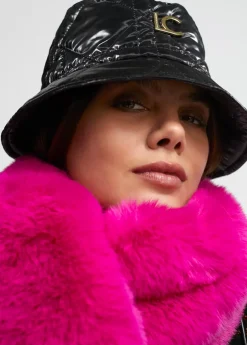 Gorro tipo bucket acolchado