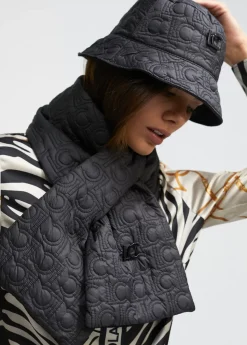 Gorro tipo bucket acolchado