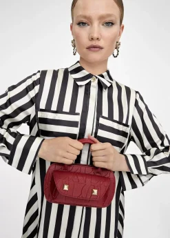 Mini bandolera con logo grabado