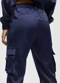 Pantalón cargo satinado