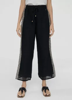 Pantalón con detalle lateral