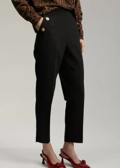 Pantalón detalle botones