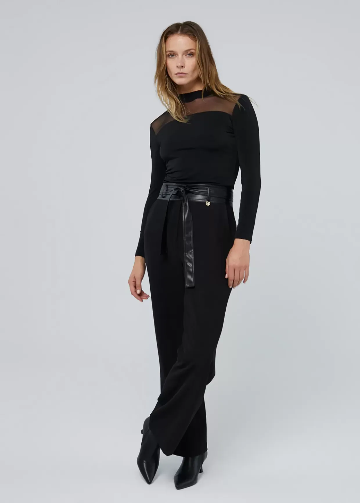 Pantalón detalle cintura