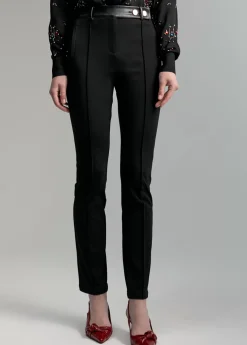 Pantalón detalles efecto piel