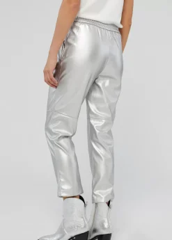 Pantalón plateado
